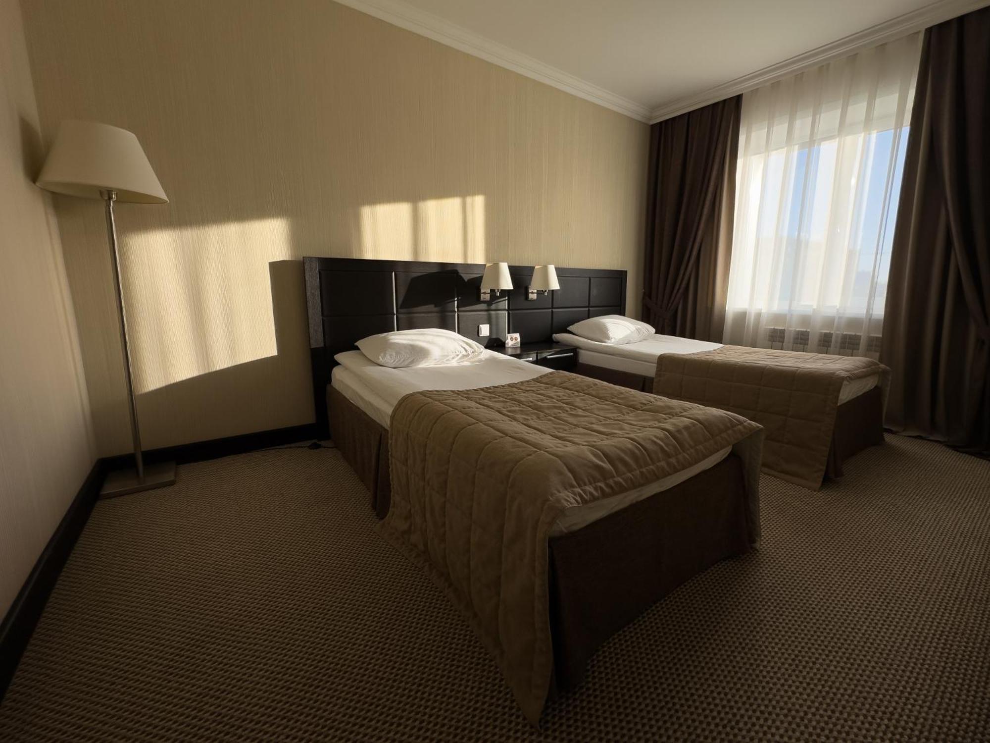 Hotel Home Parq Ekibastuz Esterno foto